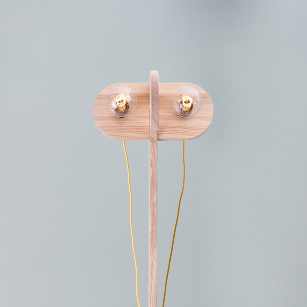 lampadaire en bois massif de designer lumière led alto duo
